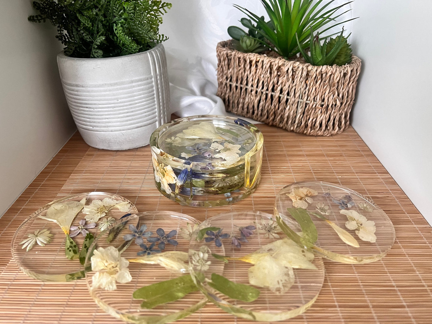Set of round coasters with holder